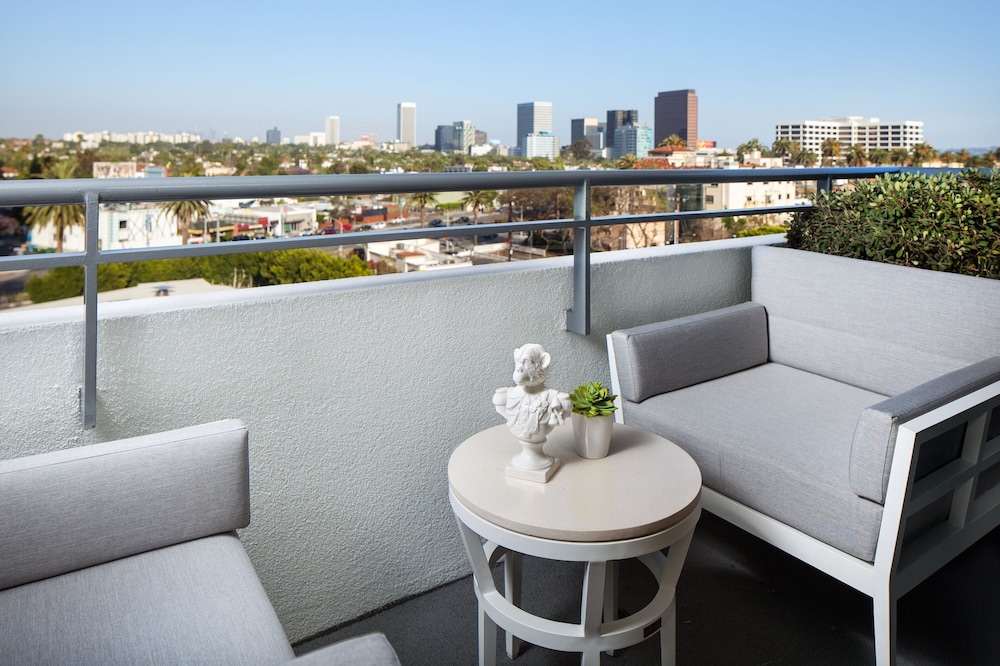 SLS Hotel, a Luxury Collection Hotel, Beverly Hills — Hotel rooms in Los Angeles, California
