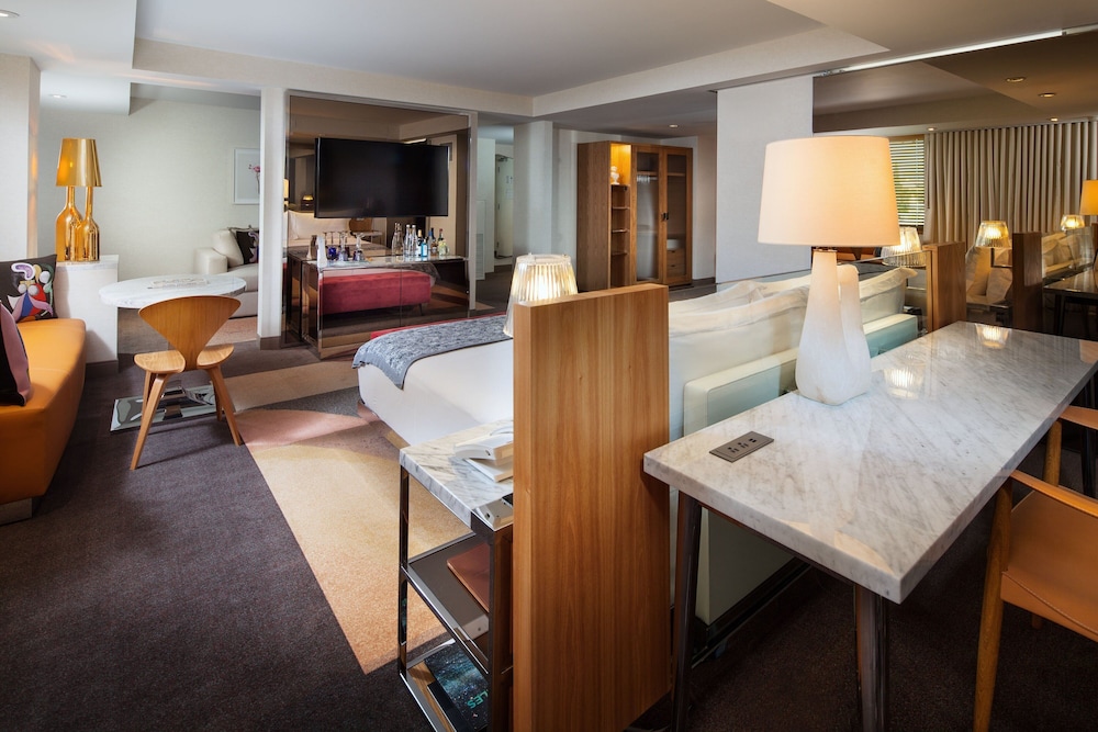 SLS Hotel, a Luxury Collection Hotel, Beverly Hills — Hotel rooms in Los Angeles, California