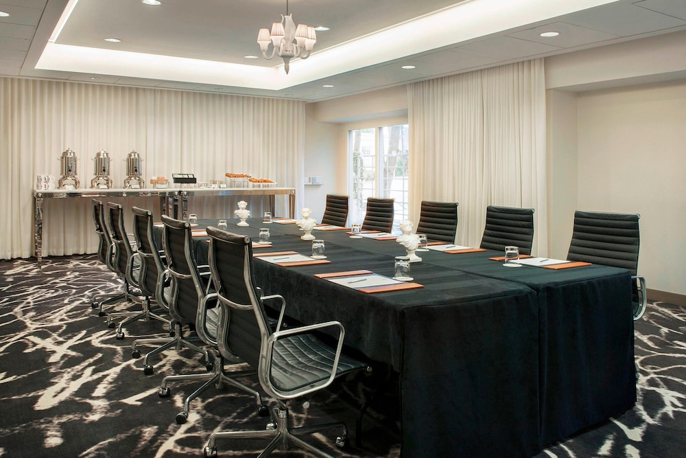SLS Hotel, a Luxury Collection Hotel, Beverly Hills — Hotel building in Los Angeles, California
