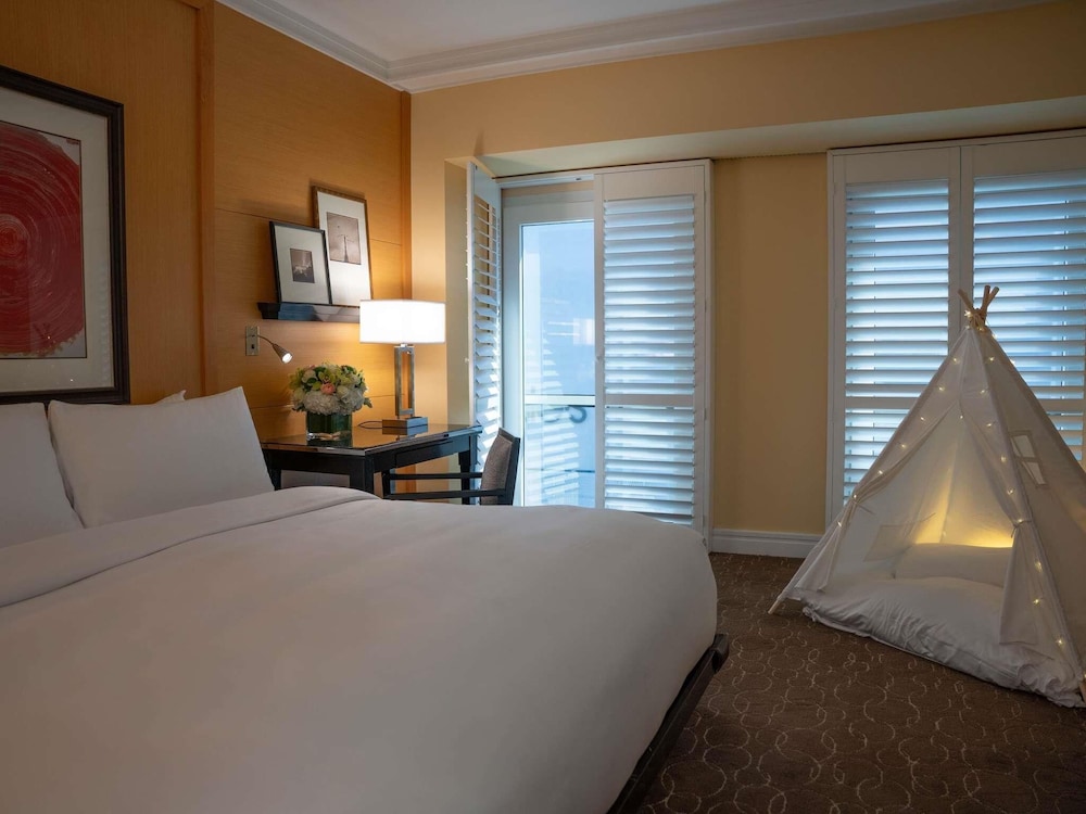 Sofitel LA at Beverly Hills — Hotel rooms in Los Angeles, California