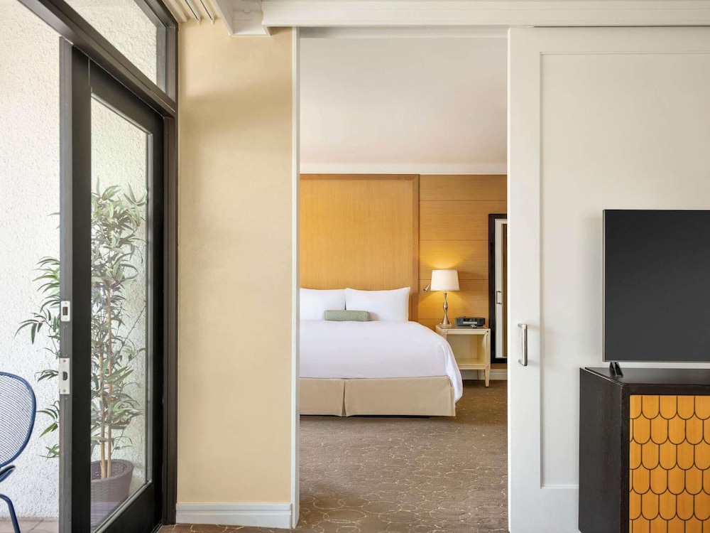 Sofitel LA at Beverly Hills — Hotel rooms in Los Angeles, California