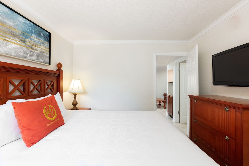 Westgate Blue Tree Resort in Lake Buena Vista — Hotel rooms in Orlando, Florida