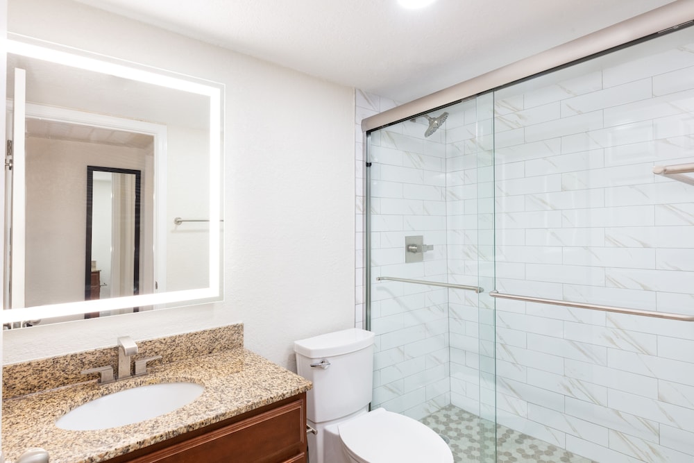 Westgate Blue Tree Resort in Lake Buena Vista — Hotel rooms in Orlando, Florida