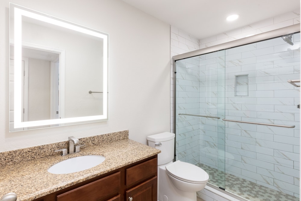 Westgate Blue Tree Resort in Lake Buena Vista — Hotel rooms in Orlando, Florida