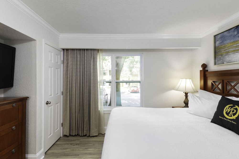 Westgate Blue Tree Resort in Lake Buena Vista — Hotel rooms in Orlando, Florida