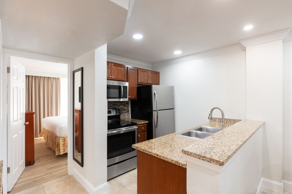 Westgate Blue Tree Resort in Lake Buena Vista — Hotel rooms in Orlando, Florida