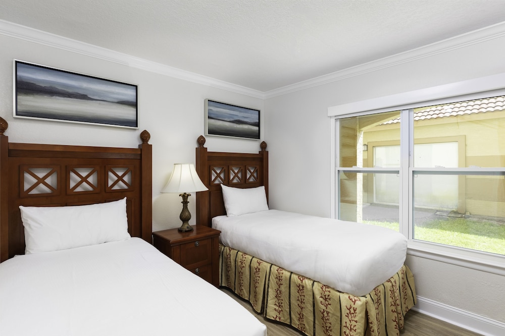Westgate Blue Tree Resort in Lake Buena Vista — Hotel rooms in Orlando, Florida