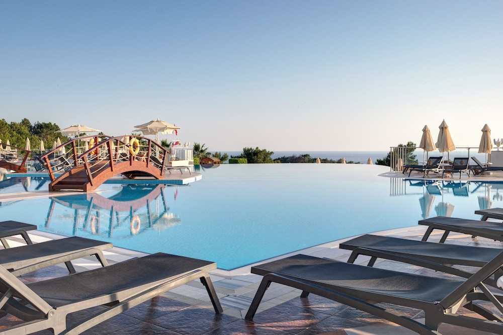 Litore Resort Hotel & Spa - All Inclusive — Pool in Okurcalar