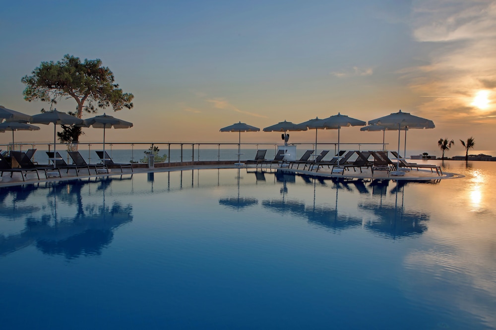 Litore Resort Hotel & Spa - All Inclusive — Pool in Okurcalar