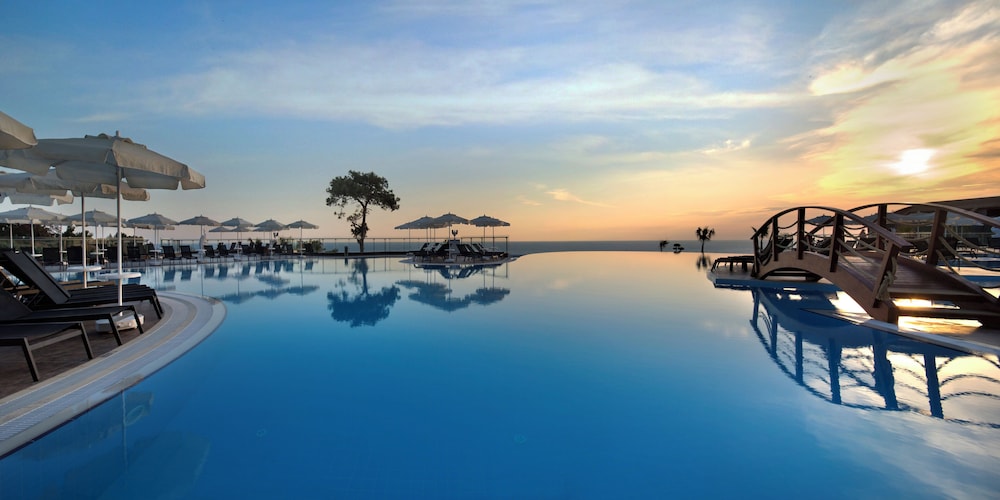 Litore Resort Hotel & Spa - All Inclusive — Pool in Okurcalar