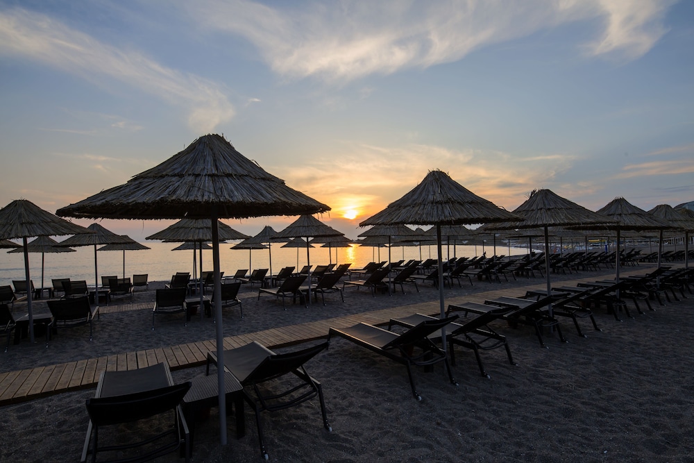Litore Resort Hotel & Spa - All Inclusive — Outdoor in Okurcalar