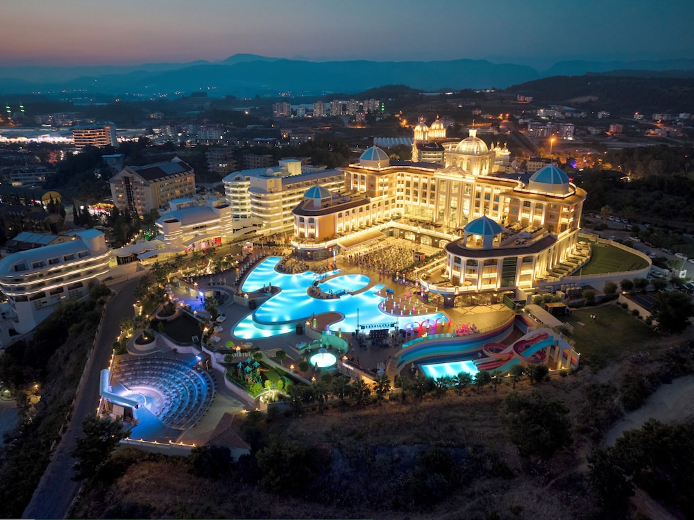 Litore Resort Hotel & Spa - All Inclusive — Pool in Okurcalar