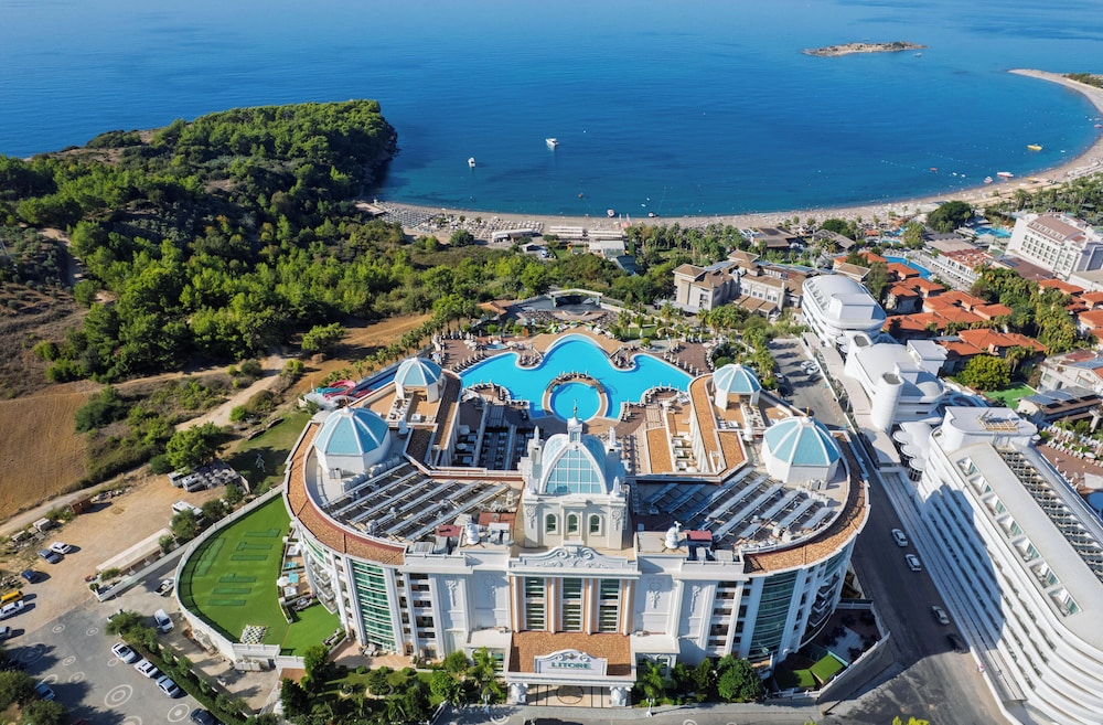 Litore Resort Hotel & Spa - All Inclusive — Outdoor in Okurcalar