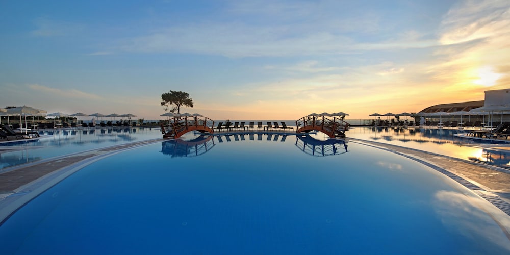 Litore Resort Hotel & Spa - All Inclusive — Pool in Okurcalar