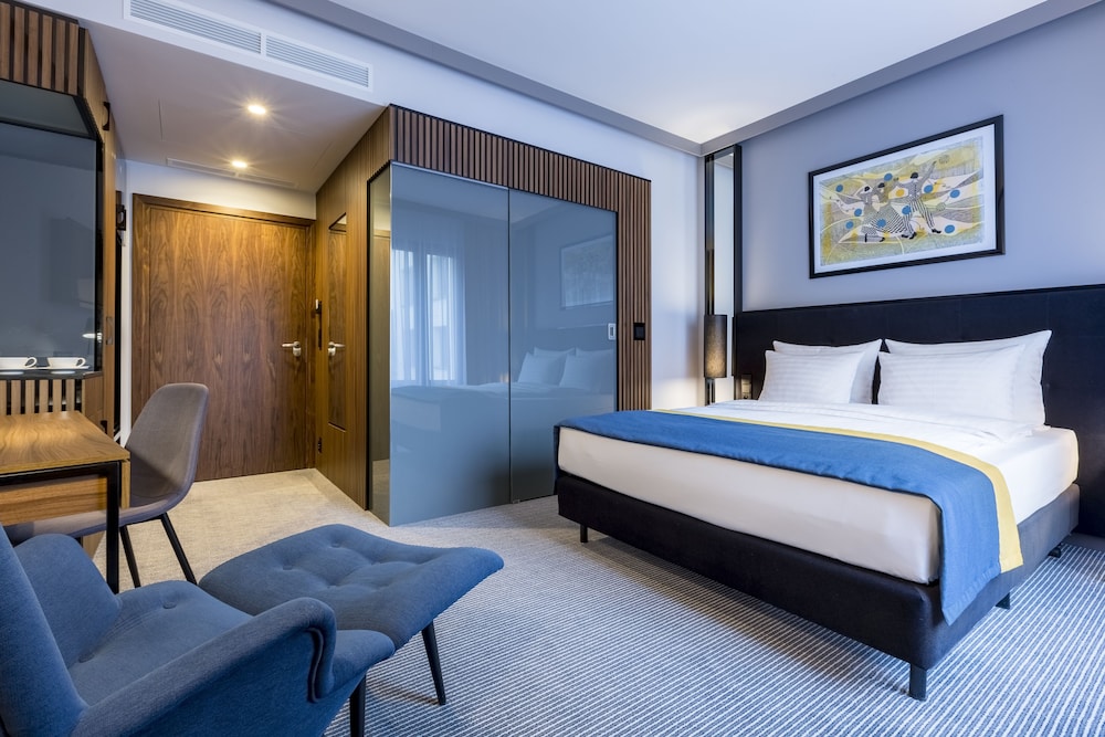 Grand Ascot Hotel — Hotel rooms in Krakow, Lesser Poland