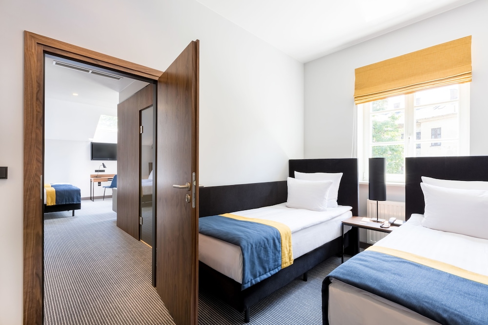 Grand Ascot Hotel — Hotel rooms in Krakow, Lesser Poland