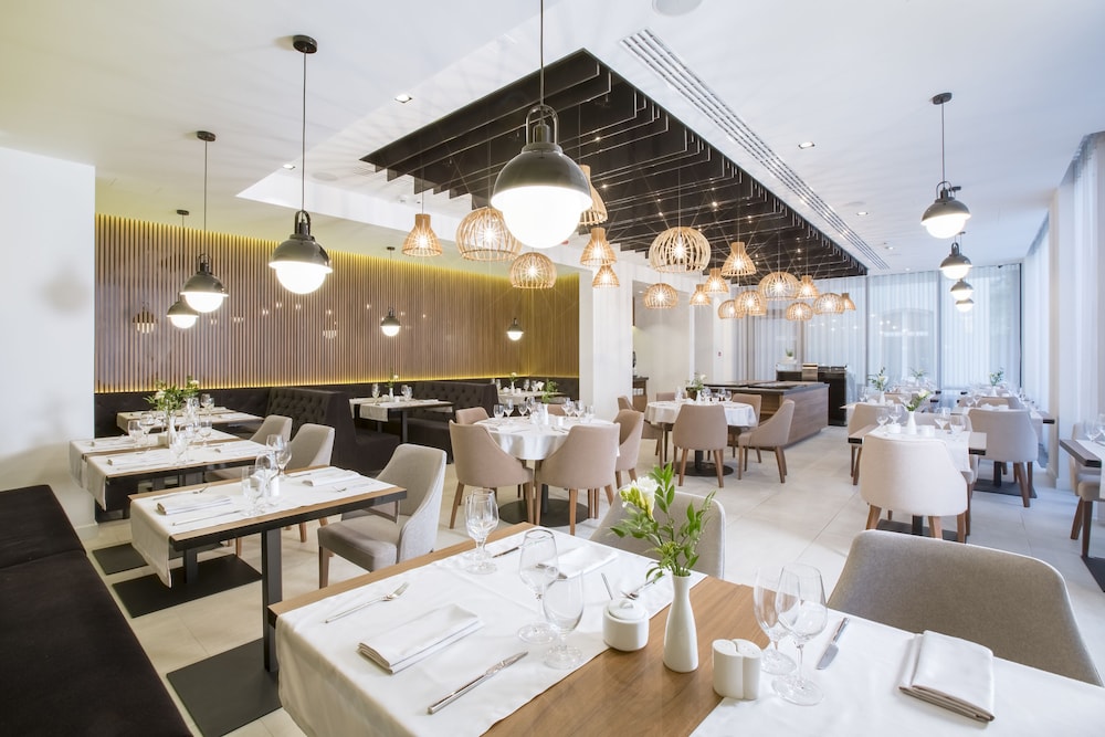 Grand Ascot Hotel — Restaurant & bars in Krakow, Lesser Poland