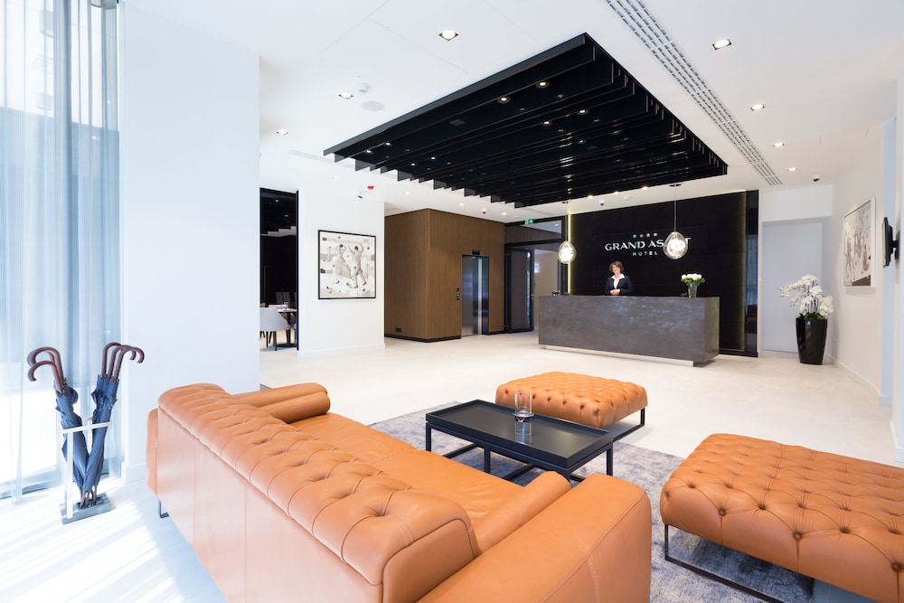 Grand Ascot Hotel — Hotel building in Krakow, Lesser Poland