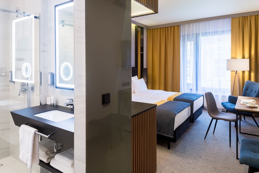 Grand Ascot Hotel — Hotel rooms in Krakow, Lesser Poland
