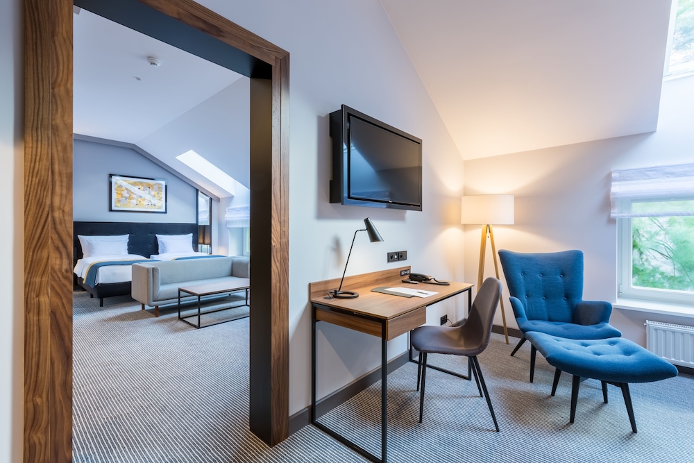 Grand Ascot Hotel — Hotel rooms in Krakow, Lesser Poland