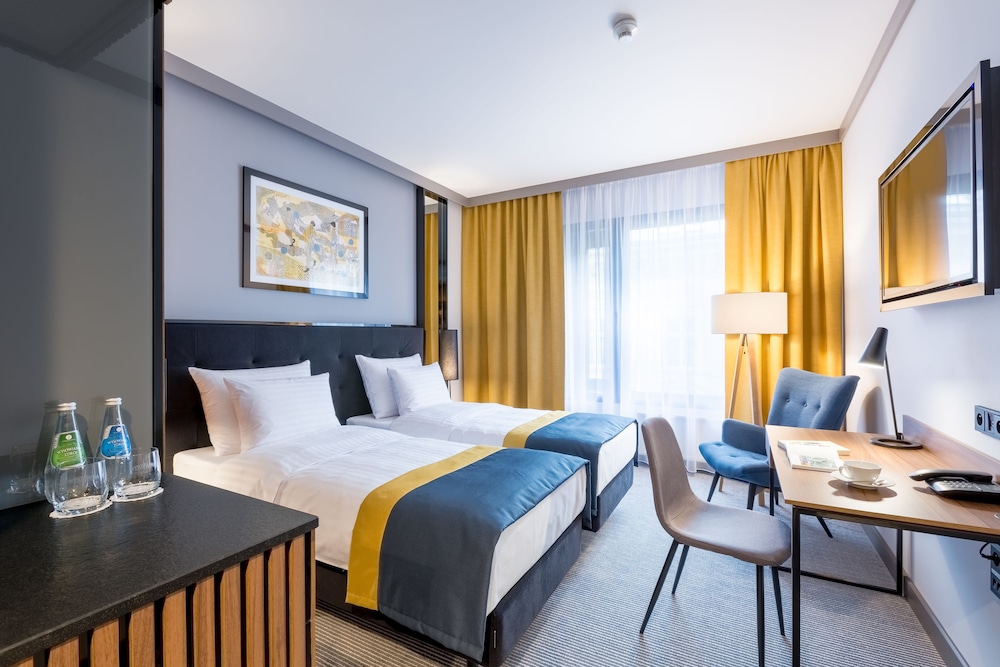 Grand Ascot Hotel — Hotel rooms in Krakow, Lesser Poland