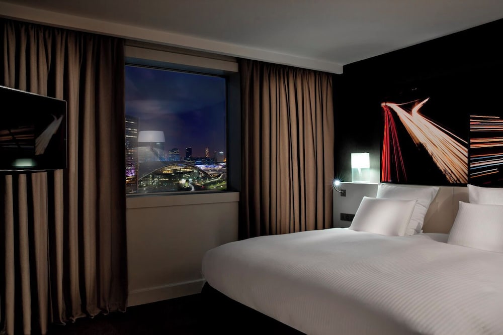 Pullman Paris Montparnasse Hotel — Hotel rooms in Paris, Ile-de-France