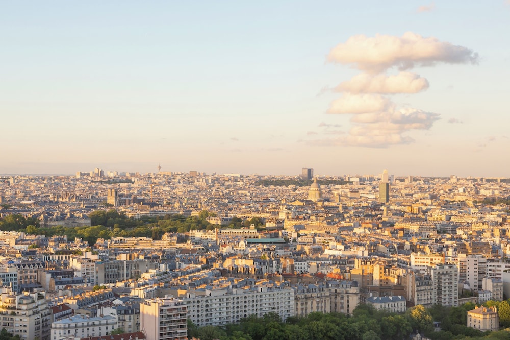 Pullman Paris Montparnasse Hotel — Attractions in the area in Paris, Ile-de-France
