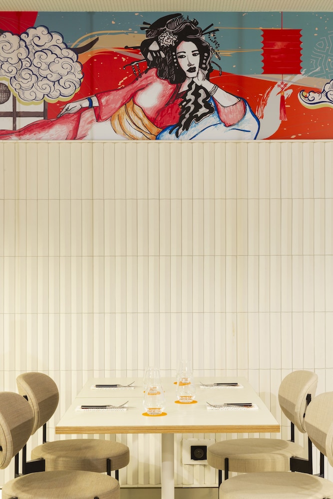 Pullman Paris Montparnasse Hotel — Restaurant & bars in Paris, Ile-de-France