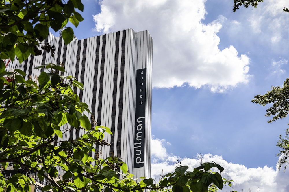 Pullman Paris Montparnasse Hotel — Hotel building in Paris, Ile-de-France
