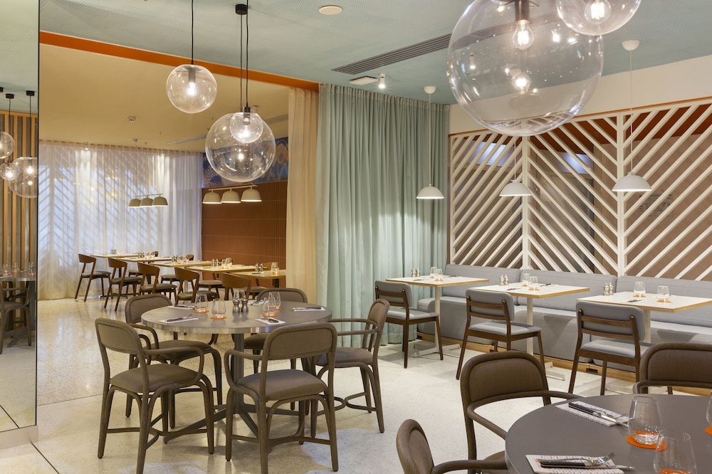 Pullman Paris Montparnasse Hotel — Restaurant & bars in Paris, Ile-de-France