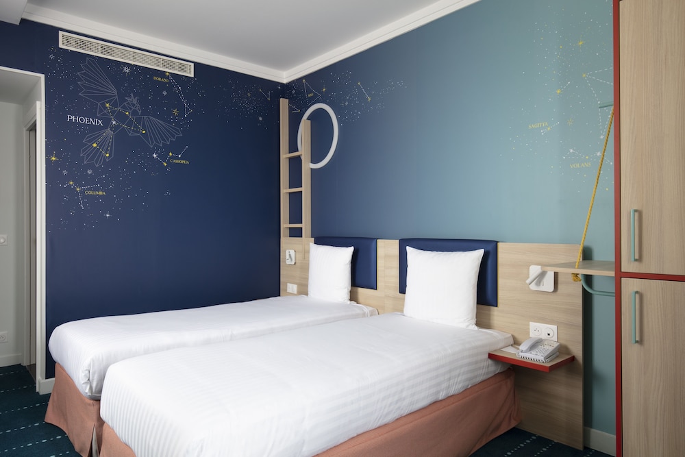 Grand Magic Hotel Marne La Vallée — Hotel rooms in Disneyland Paris, Ile-de-France