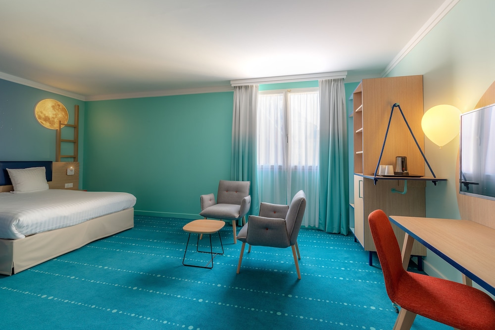 Grand Magic Hotel Marne La Vallée — Hotel rooms in Disneyland Paris, Ile-de-France