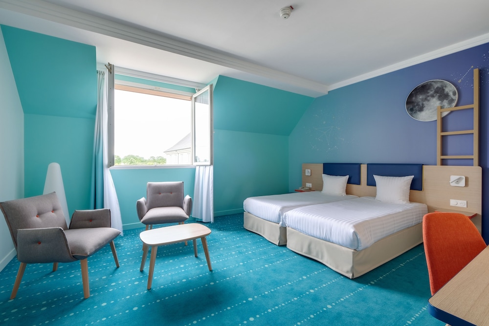 Grand Magic Hotel Marne La Vallée — Hotel rooms in Disneyland Paris, Ile-de-France