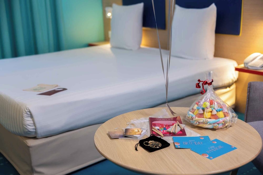 Grand Magic Hotel Marne La Vallée — Hotel rooms in Disneyland Paris, Ile-de-France
