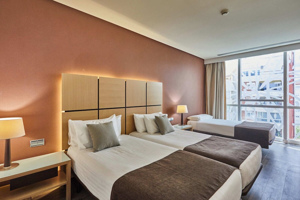 Hotel Silken Puerta de Valencia - zdjęcie 4