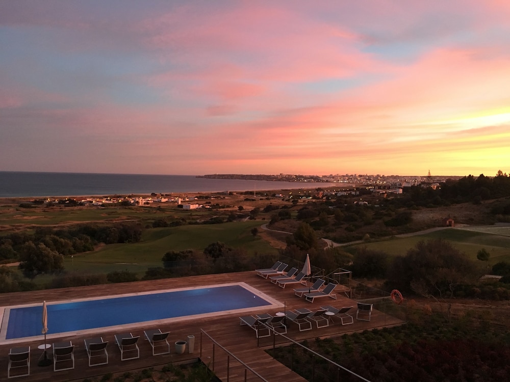 Palmares Beach House Hotel - Adults Friendly — Swimming pool in Lagos, Faro