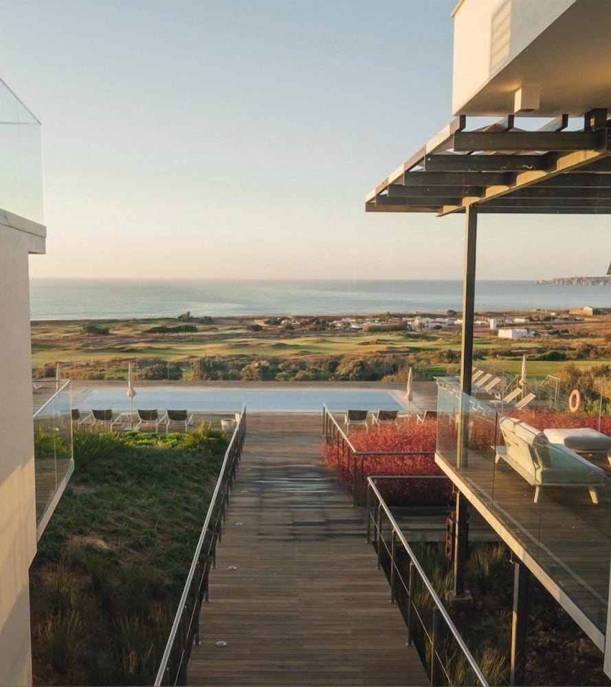 Palmares Beach House Hotel - Adults Friendly — Swimming pool in Lagos, Faro