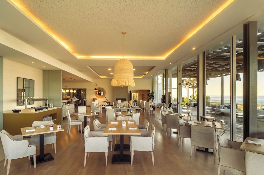 Palmares Beach House Hotel - Adults Friendly — Restaurant & bars in Lagos, Faro