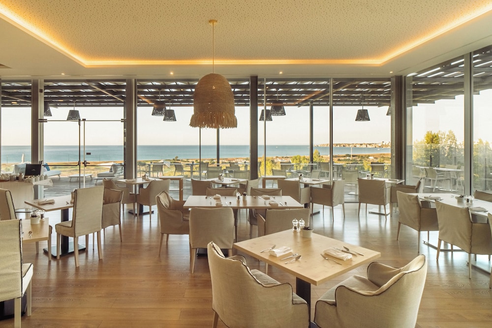 Palmares Beach House Hotel - Adults Friendly — Restaurant & bars in Lagos, Faro