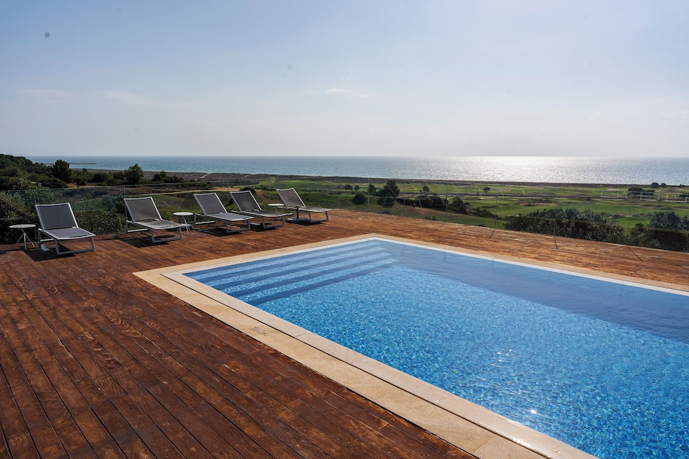 Palmares Beach House Hotel - Adults Friendly — Swimming pool in Lagos, Faro