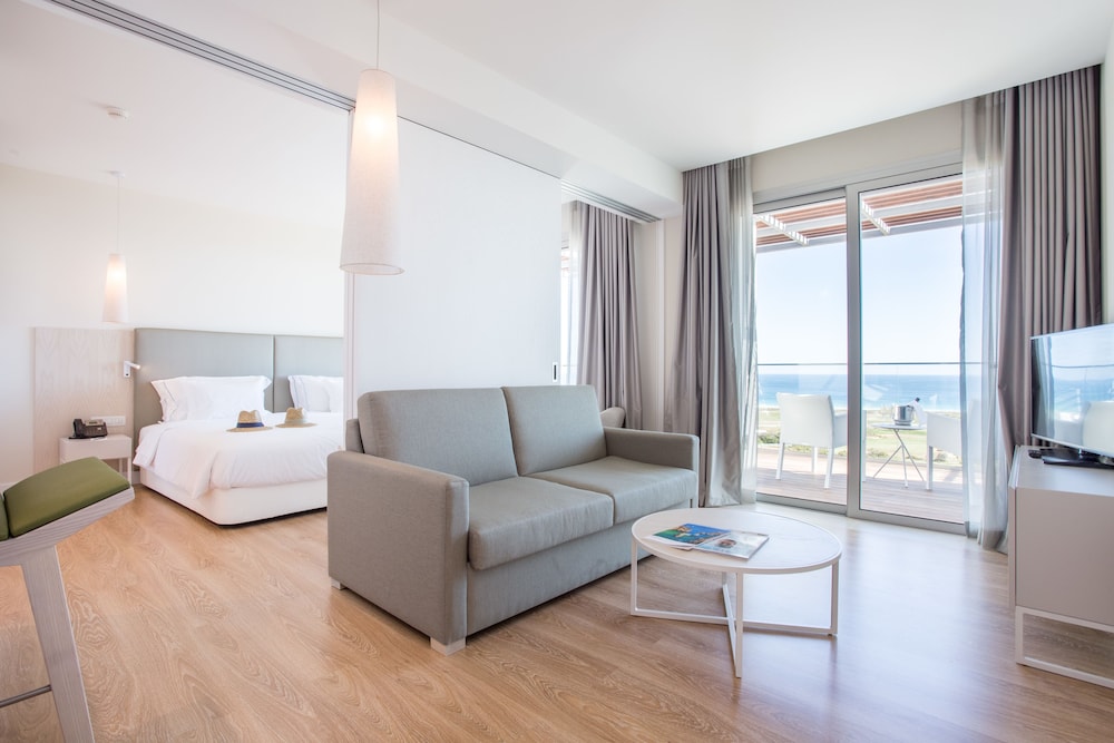Palmares Beach House Hotel - Adults Friendly — Hotel rooms in Lagos, Faro