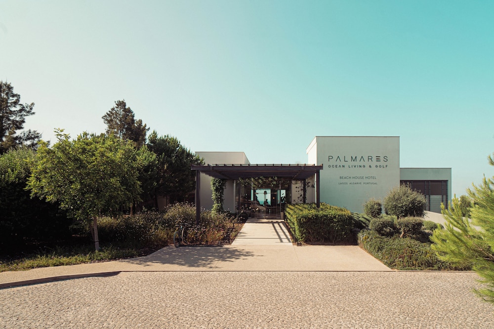 Palmares Beach House Hotel - Adults Friendly — Hotel building in Lagos, Faro