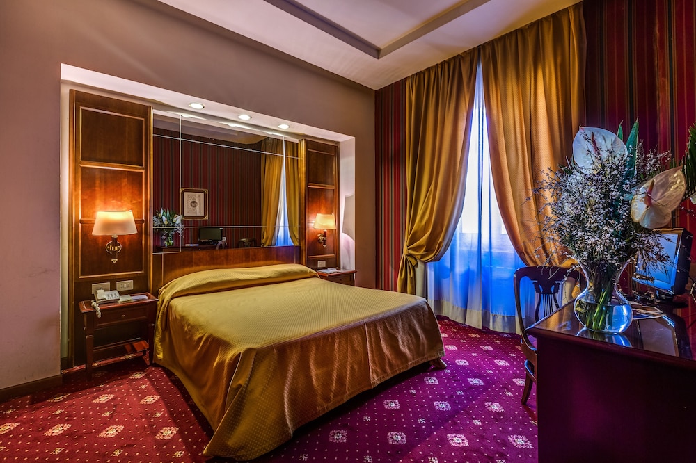 Atlante Garden Hotel — Hotel rooms in Rome, Lazio