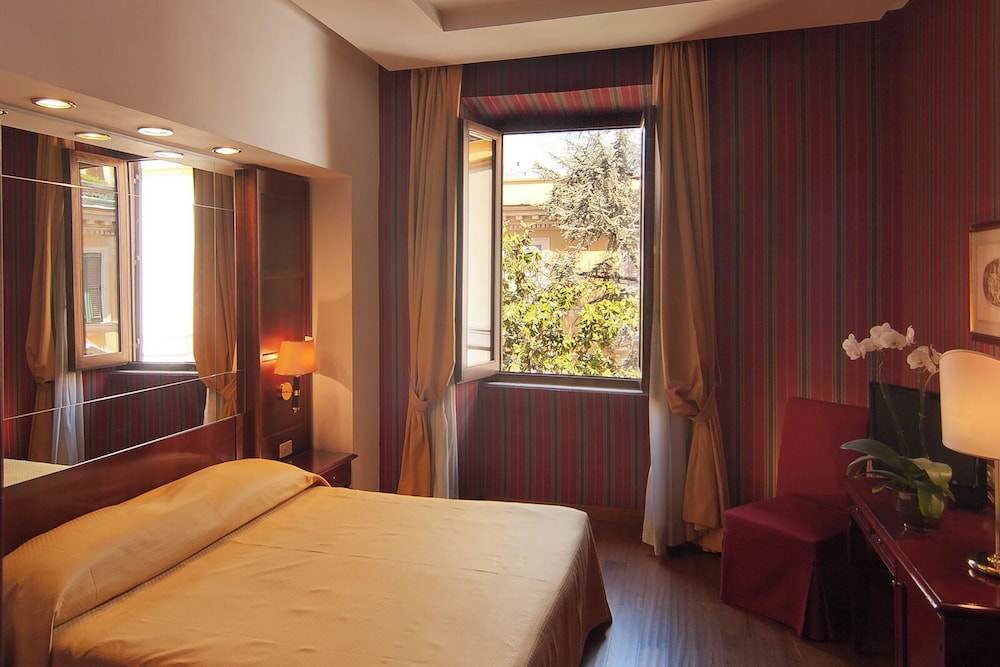 Atlante Garden Hotel — Hotel rooms in Rome, Lazio