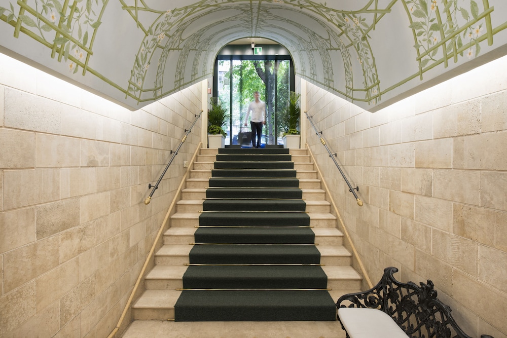 Atlante Garden Hotel — Hotel building in Rome, Lazio