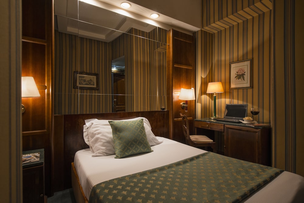 Atlante Garden Hotel — Hotel rooms in Rome, Lazio