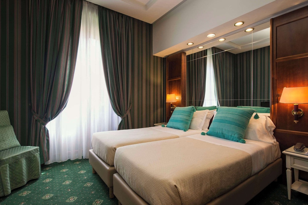 Atlante Garden Hotel — Hotel rooms in Rome, Lazio