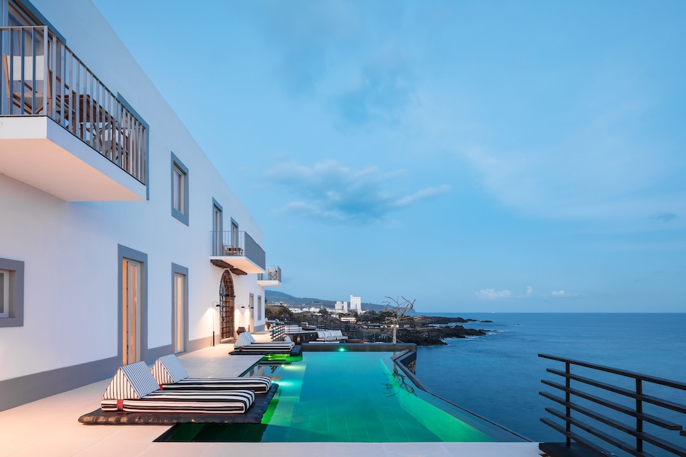 White Exclusive Suite & Villas - zdjęcie 2