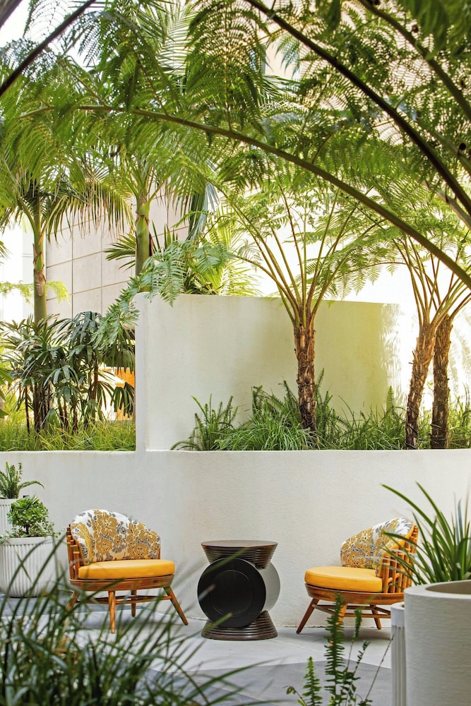 W Hollywood — Hotel building in Los Angeles, California