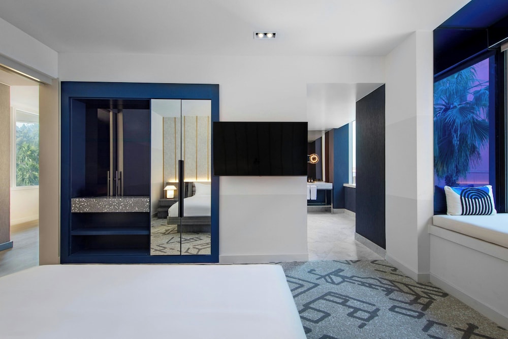 W Hollywood — Hotel rooms in Los Angeles, California